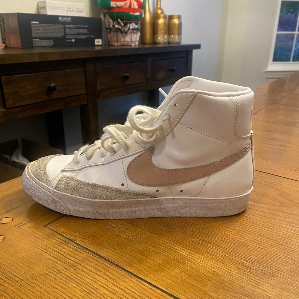 Women’s Nike Blazers Mid ‘77